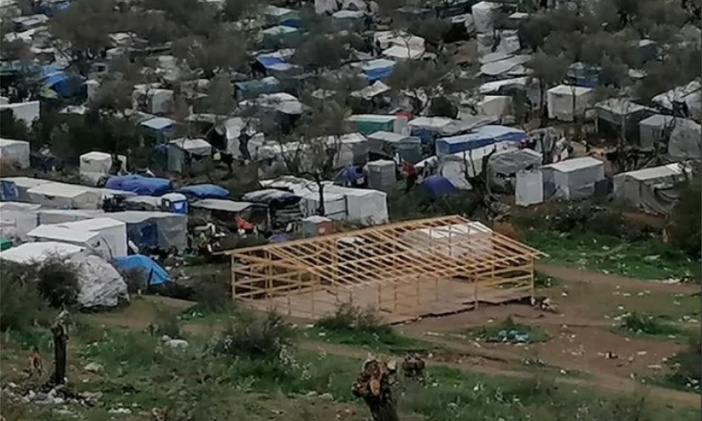 Mετανάστες έχτισαν αυθαίρετο τζαμί σε ξένο οικόπεδο- Τι λέει η ιδιοκτήτρια